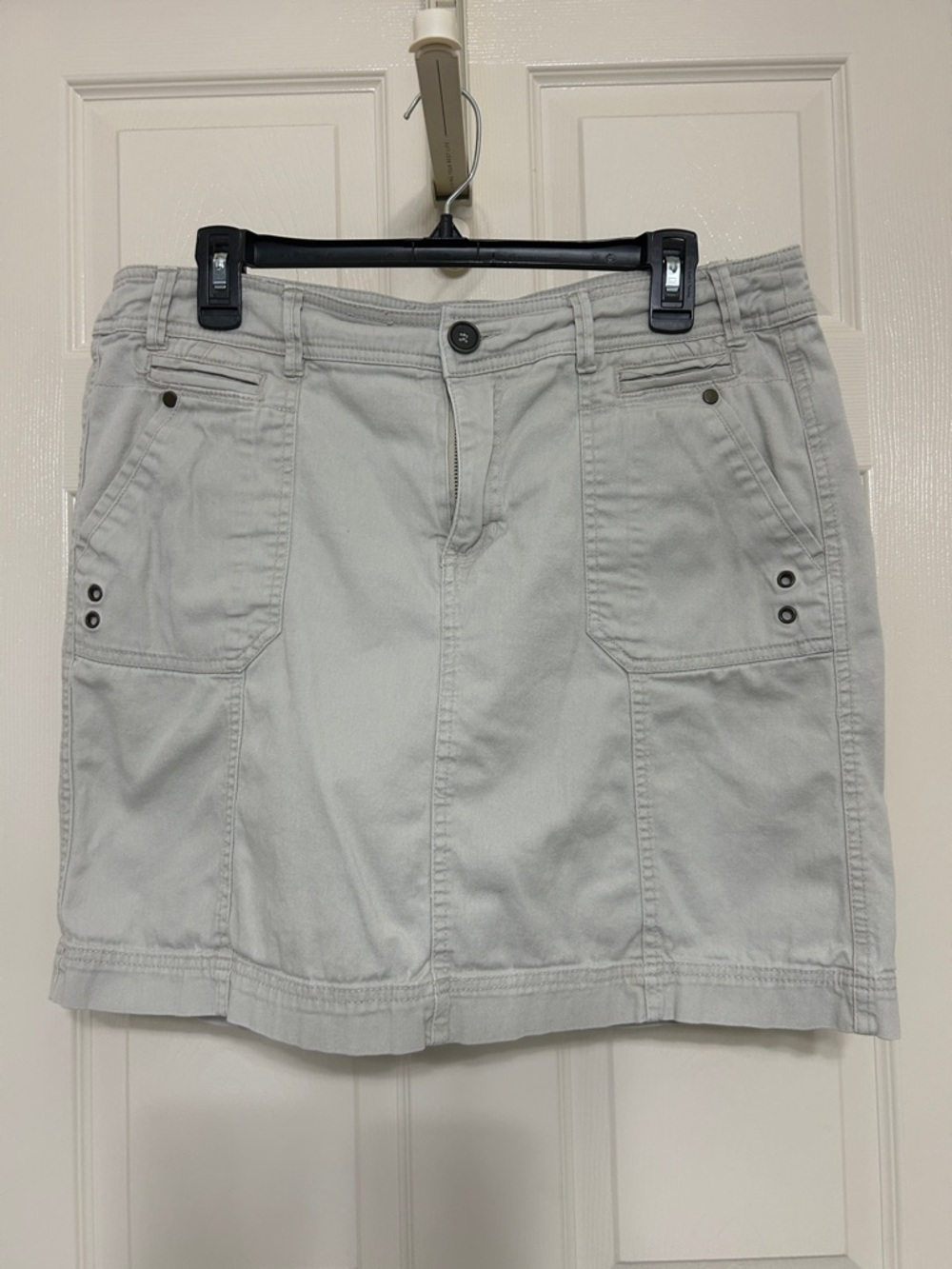 Khakis Light Gray Skirt Classic 98 Percent Cotton Sz 12 Waist 17 Length 17